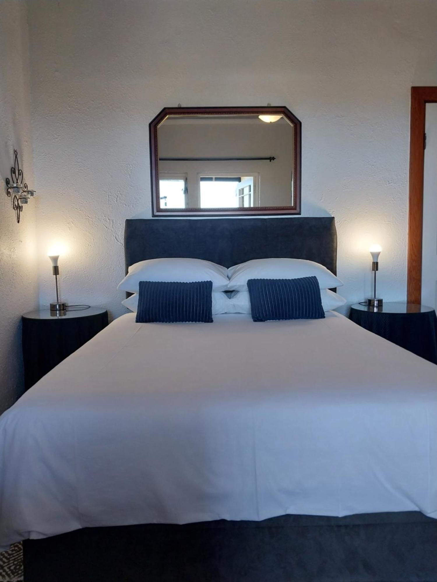 The Trailhouse Hotel Bettyʼs Bay Buitenkant foto
