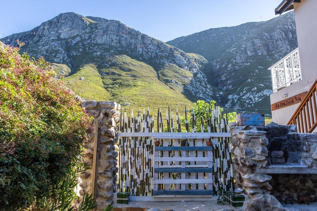 The Trailhouse Hotel Bettyʼs Bay Buitenkant foto